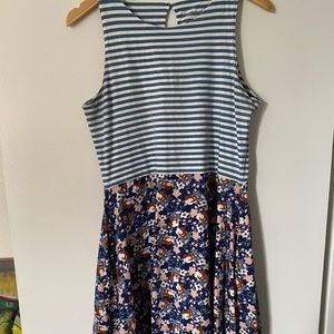 Pact sundress- 5’7 hits above knee-barely worn